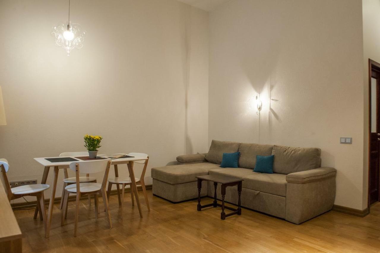Teatro Apartments VNO Buitenkant foto
